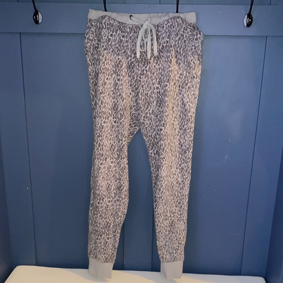 Anthropologie Saturday Sunday Leopard Joggers Lounge Pants w/Pockets - Picture 5 of 8